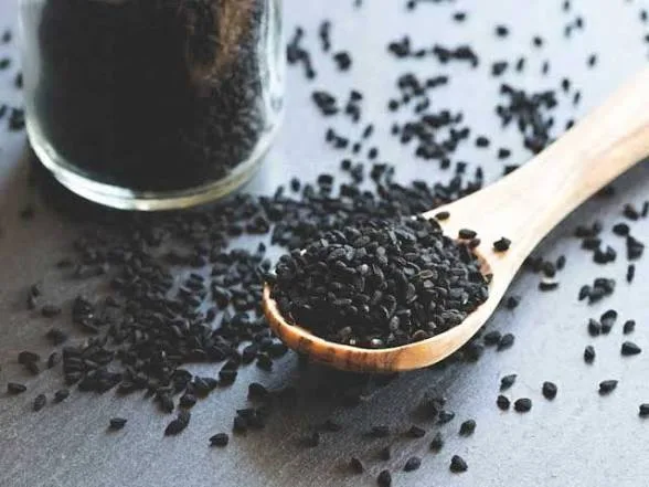 Kalonji kalvnji (کلونجی)